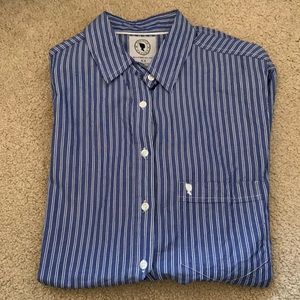 aritzia ; xs boyfriend fit button up